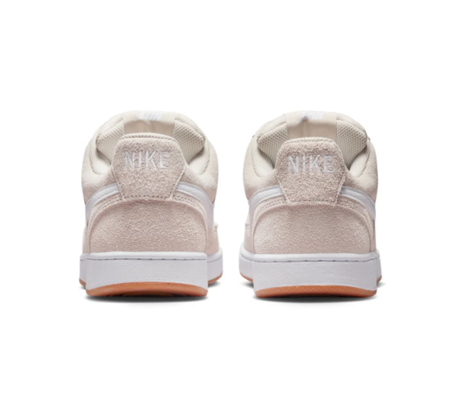 Nike Low-Top Sneakers – Light Beige & White with Gum-Colored Sole
