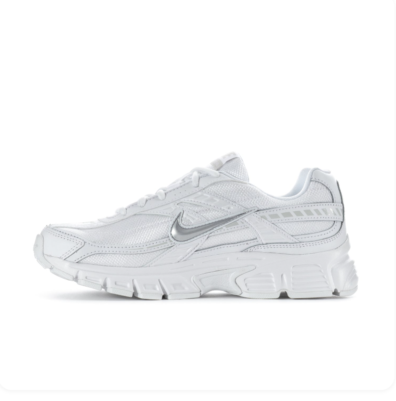 Nike Sneakers – White & Silver