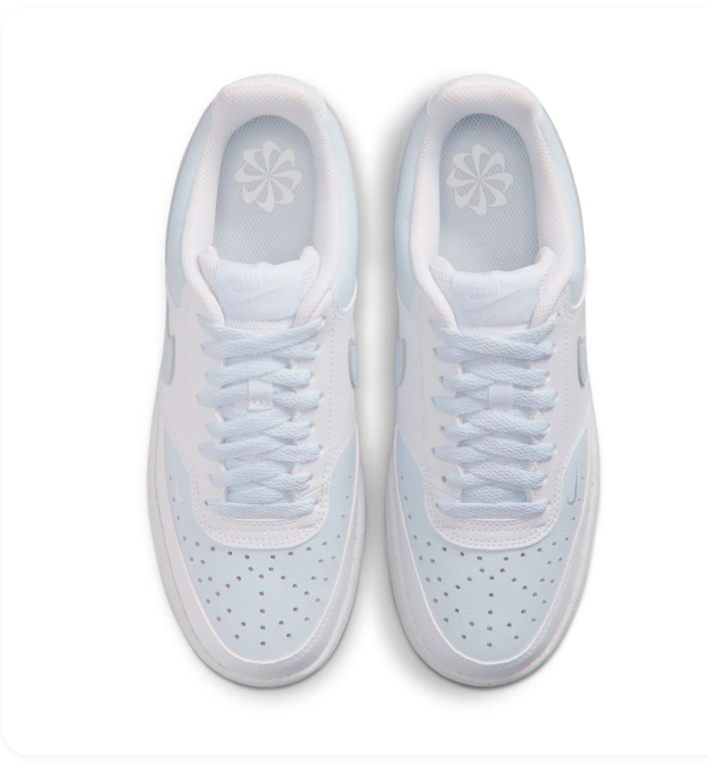 Nike Low-Top Sneakers – White & Pale Blue