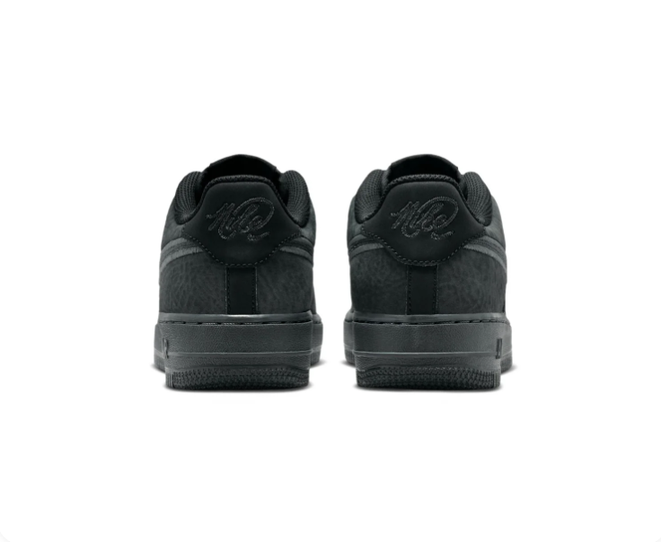Nike Low-Top Sneakers – Black & Charcoal with Outlined Swoosh