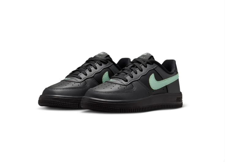 Nike Low-Top Sneakers – Black with Mint Green Swoosh