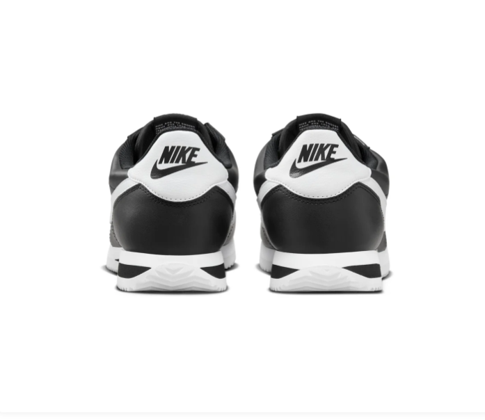 Nike Low-Top Sneakers – Black & White