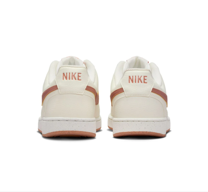 Nike Low-Top Sneakers – Cream & Rose Pink