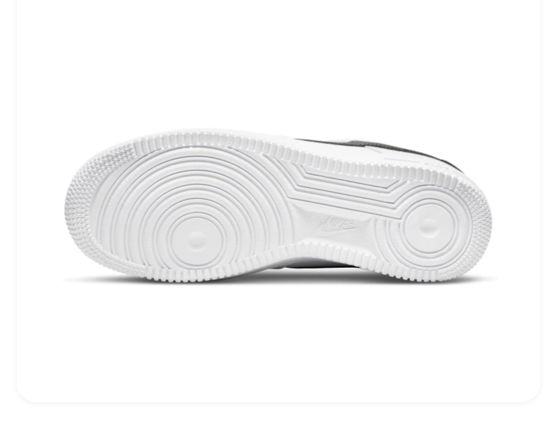 Nike Low-Top Sneakers – White & Black
