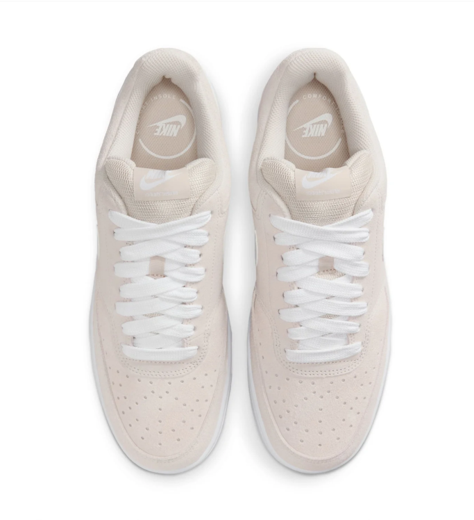 Nike Low-Top Sneakers – Light Beige & White with Gum-Colored Sole