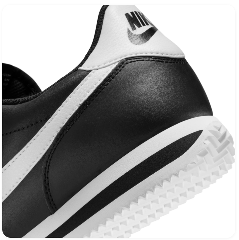 Nike Low-Top Sneakers – Black & White