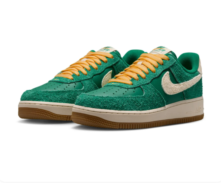 Nike Low-Top Sneakers – Green & Cream with Yellow Laces