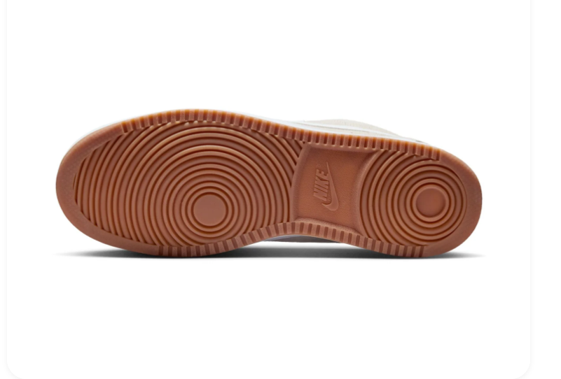 Nike Low-Top Sneakers – Light Beige & White with Gum-Colored Sole