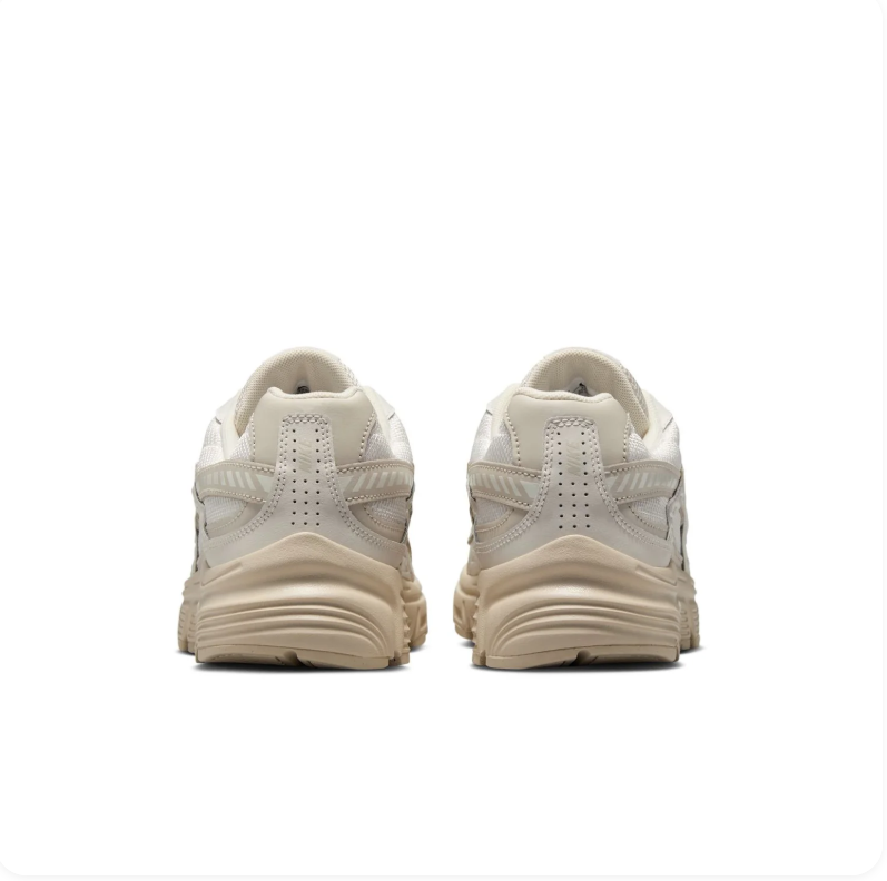 Nike Sneakers – Cream & Beige