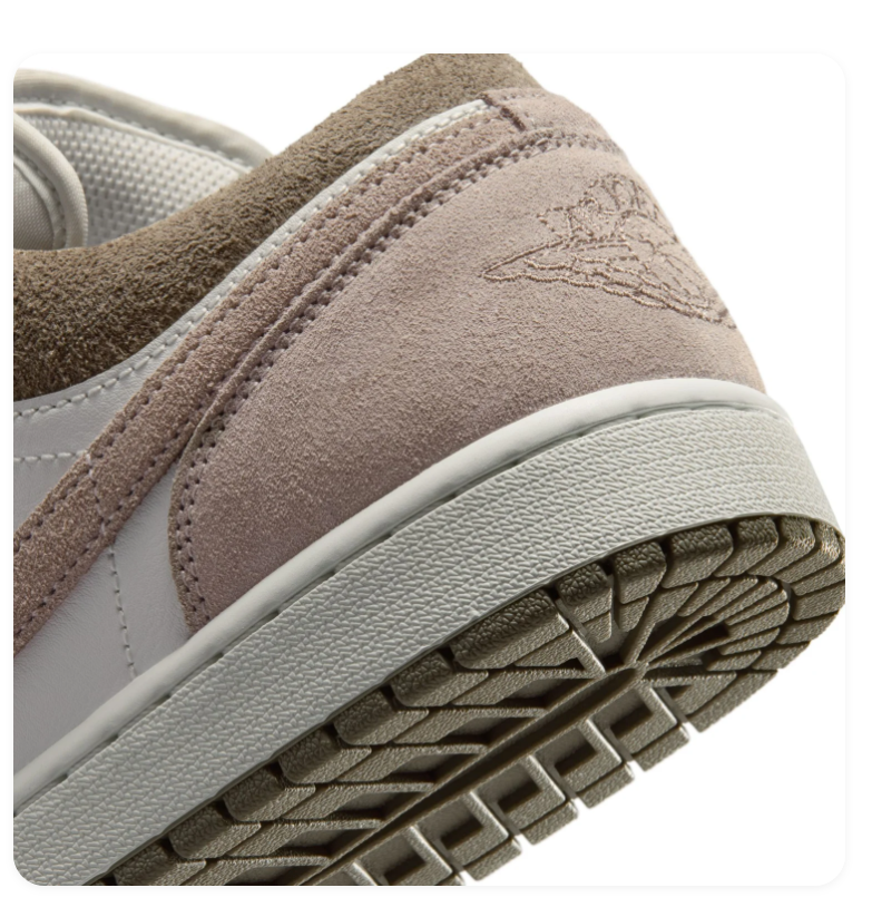 Air Jordan 1 Low Sneakers - Taupe & Cream