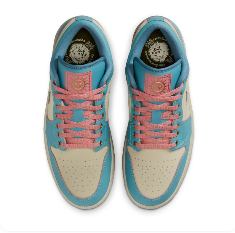 Nike Low-Top Sneakers – Teal, Cream & Pink
