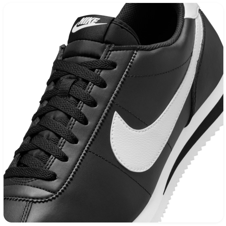 Nike Low-Top Sneakers – Black & White