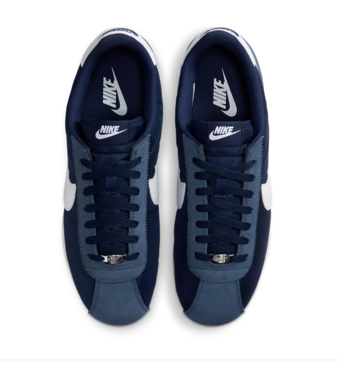 Nike Low-Top Sneakers – Navy & White