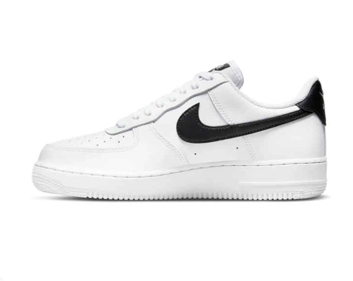 Nike Low-Top Sneakers – White & Black