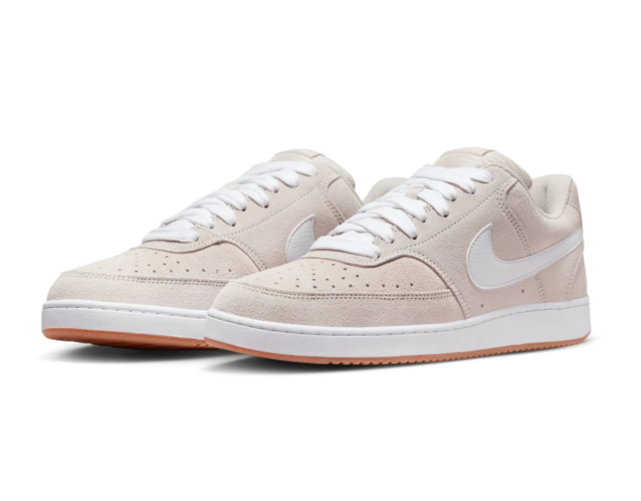 Nike Low-Top Sneakers – Light Beige & White with Gum-Colored Sole
