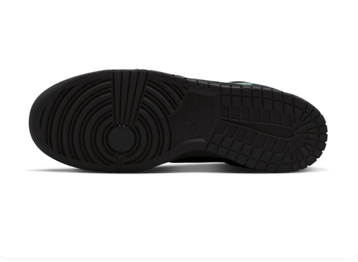 Nike Low-Top Sneakers – Black & Green