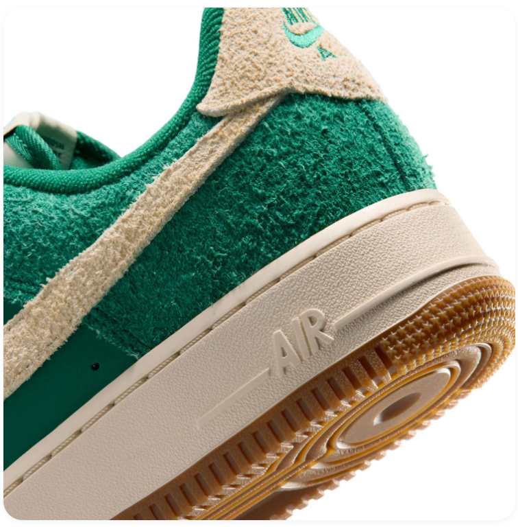Nike Low-Top Sneakers – Green & Cream with Yellow Laces